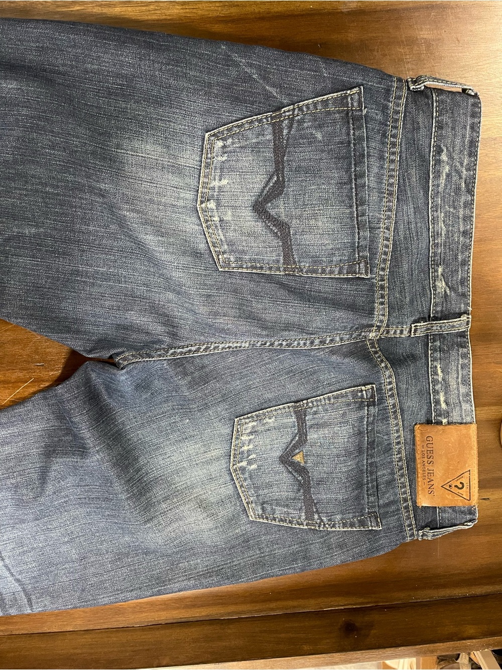 GUESS Men's Straight Jeans - Faded Blue Wash - Picture 3 of 6